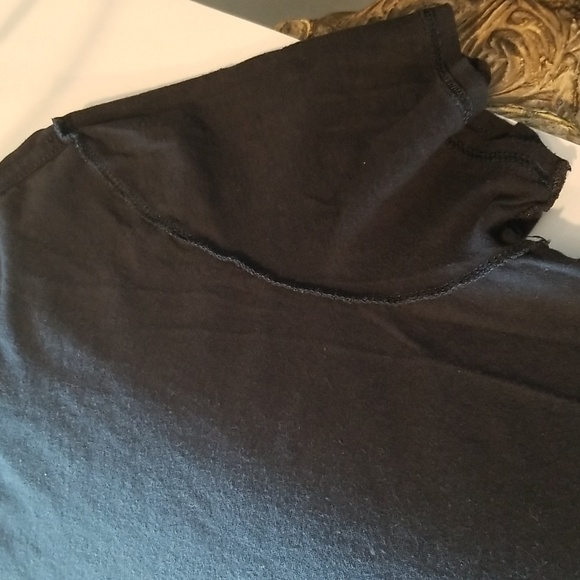 The Concert Tee District Navy Crewneck Tshirt Size Large - Picture 10 of 12